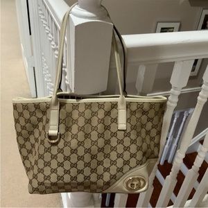 😍 AUTHENTIC Gucci Britt tote😍
